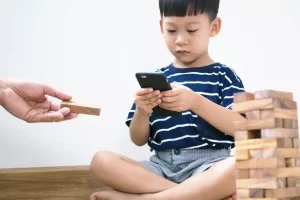 Tips Melindungi Anak Dari Risiko Online.