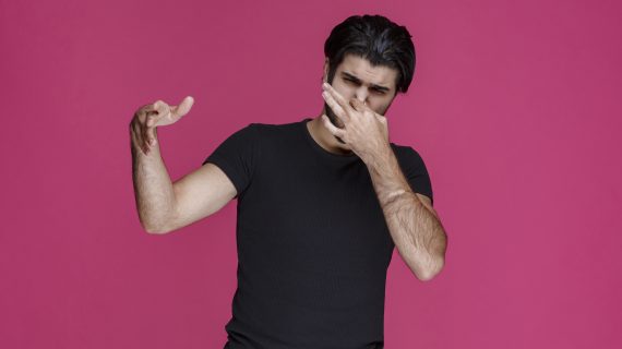 Cara Etis Menegur Teman Yang Memiliki Bau Badan