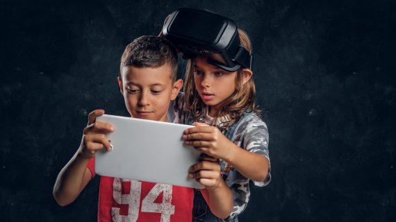 Menjaga Anak dari Konten Negatif: Cara Bijak Mengatur Penggunaan Gadget