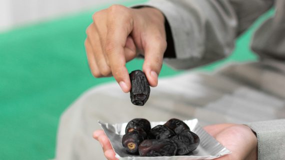 Mengajarkan Anak Berpuasa Sejak Dini dalam Islam
