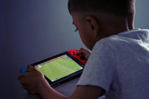 Jangan Biarkan Anak Dikuasai Gadget